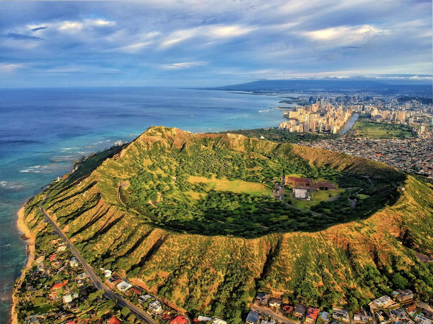 Diamond Head Lookout - A famous lookout on O’ahu island - Circle Tour
