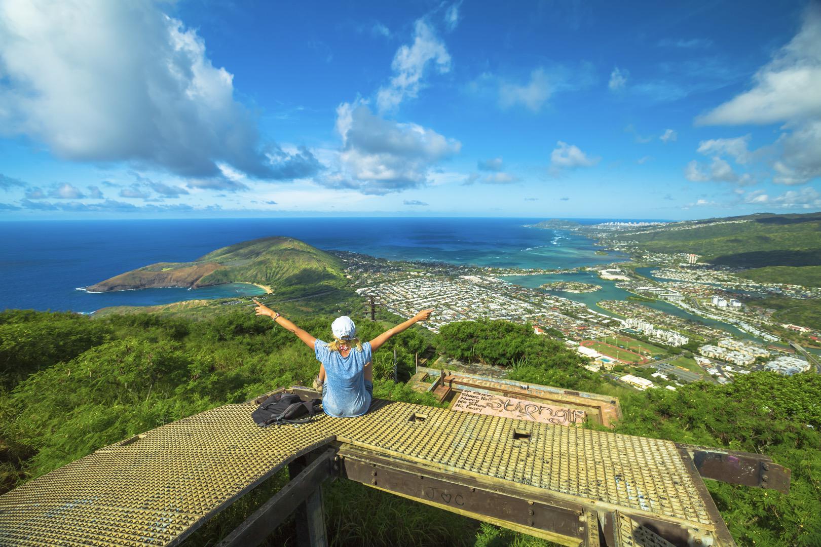 Koko Head Crater - A Famous Tourist Attraction - Mini Circle