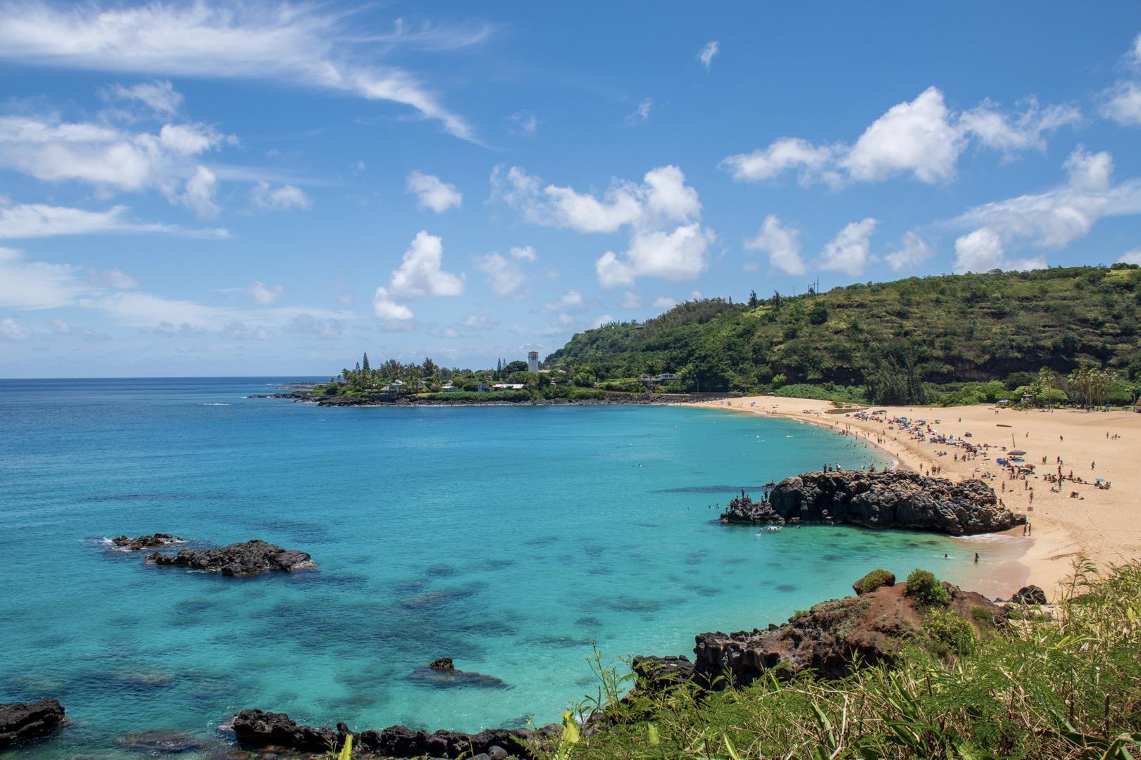 The azure gem of Hawaii: Waimea Bay - Grand Tour
