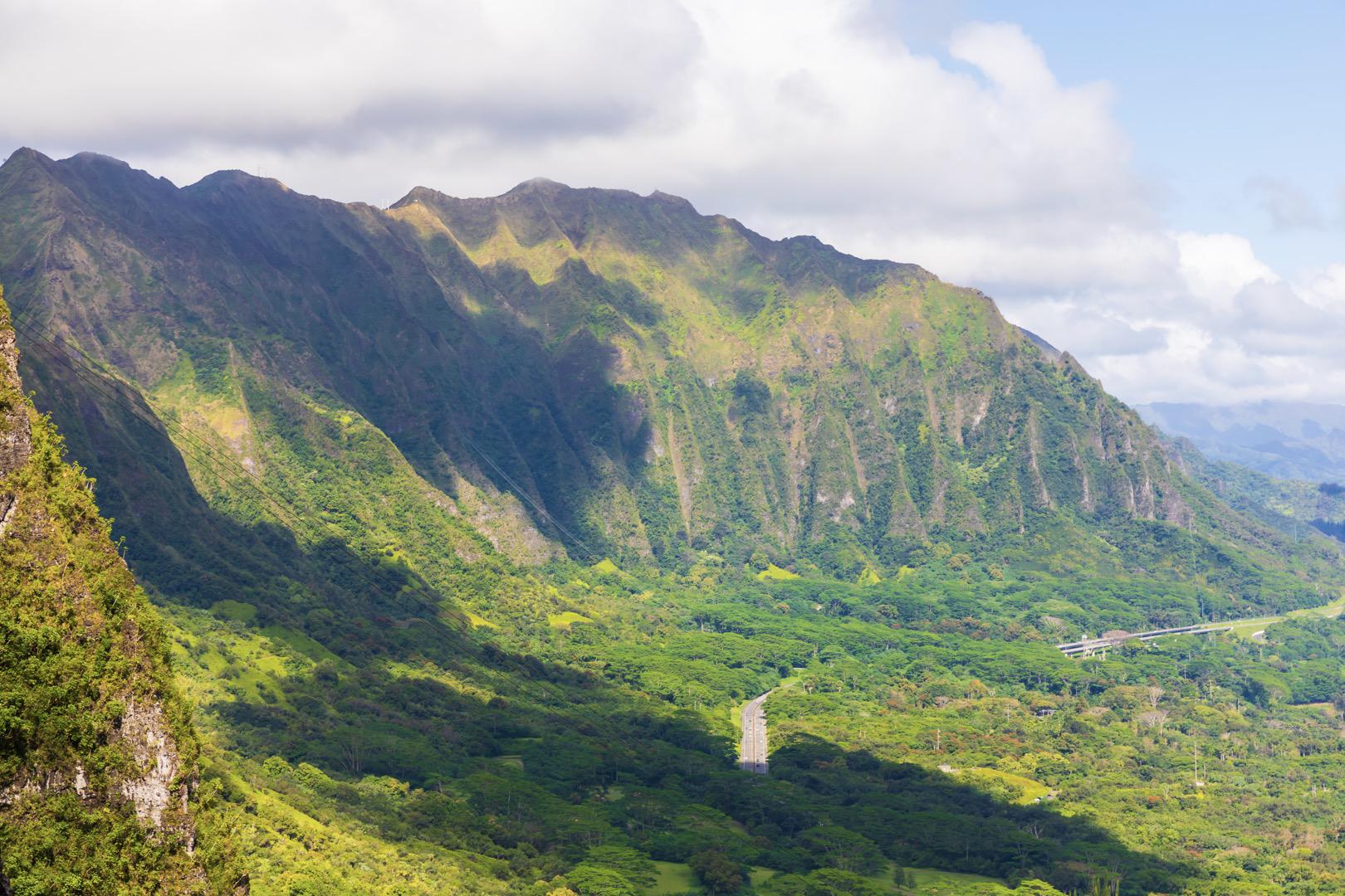 Visit Nuuanu Pali Lookout - Oahu - Hawaii - Circle Tour